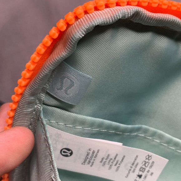 Lululemon Easy Access Crossbody Bag NWT O/S (ATGN/TIDT) Orange Green - Picture 10 of 13